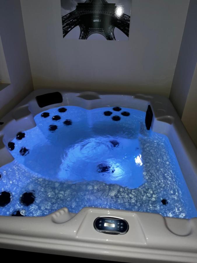 Magnifique Duplex Avec Jaccuzi, Sauna Et Cinema Room Privatif Fontenoy  Exterior foto